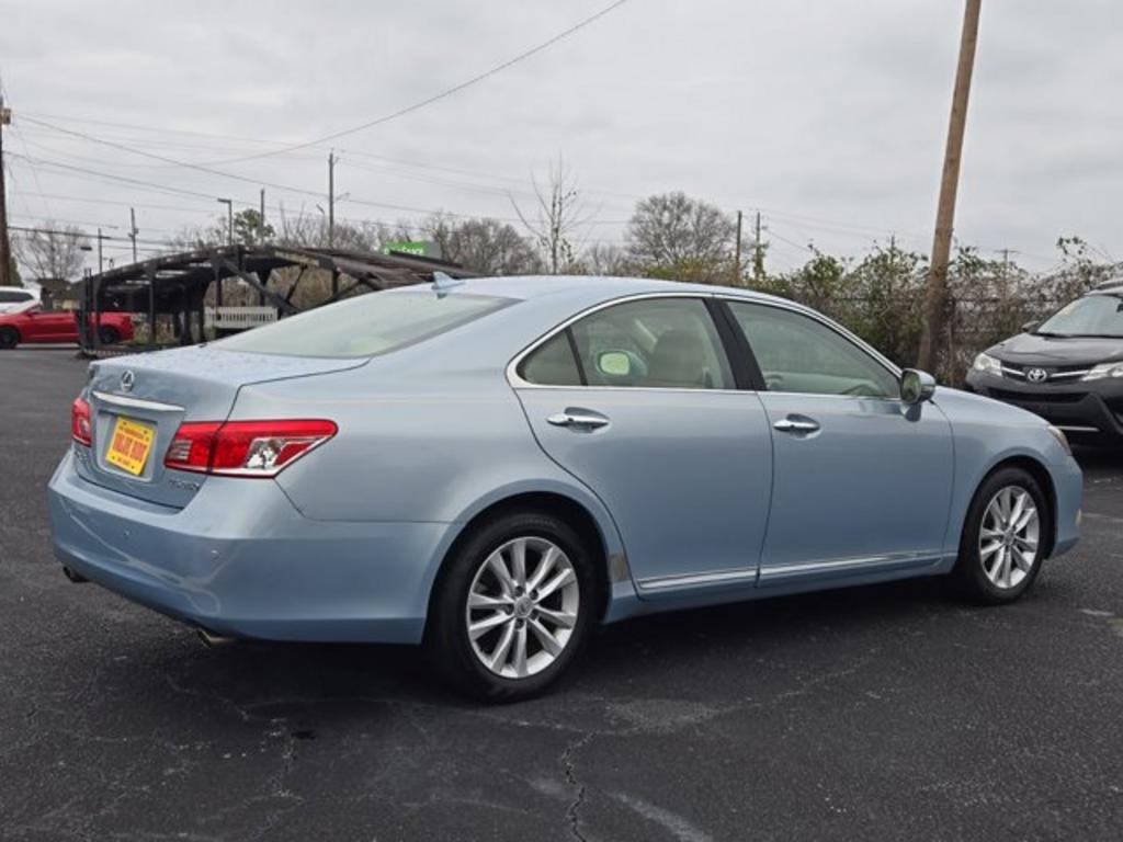 2010 Lexus ES 350 photo