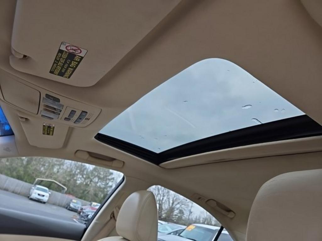 2010 Lexus ES 350 photo