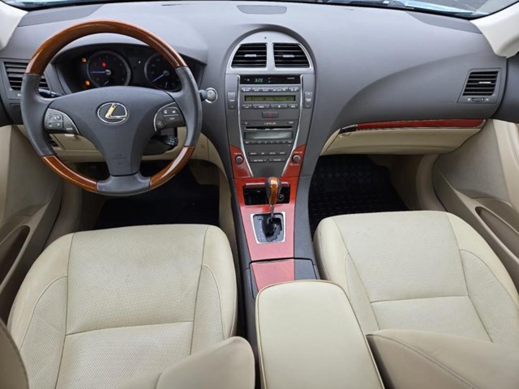 2010 Lexus ES 350 photo