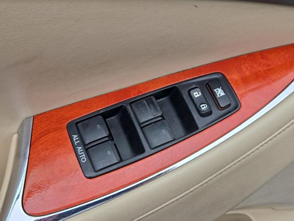 2010 Lexus ES 350 photo
