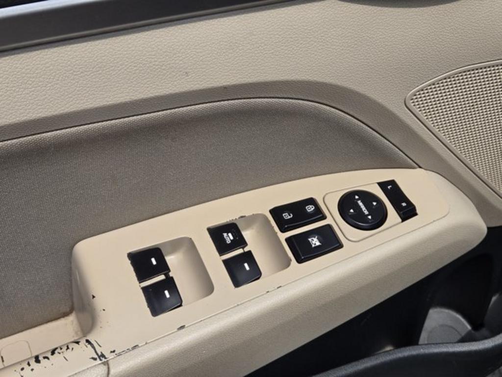 2019 Hyundai Elantra - $13,995