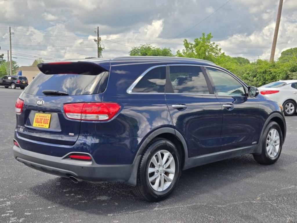 2018 Kia Sorento - $13,995