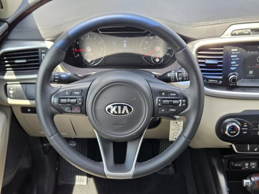 2018 Kia Sorento - $13,995