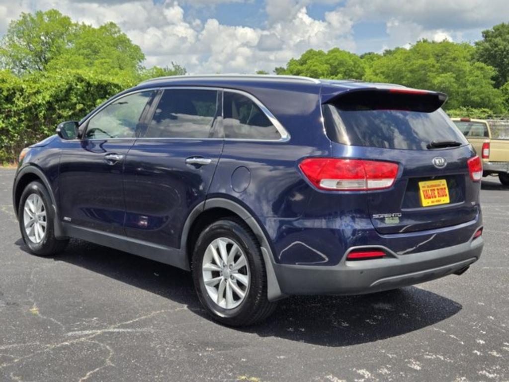 2018 Kia Sorento - $13,995