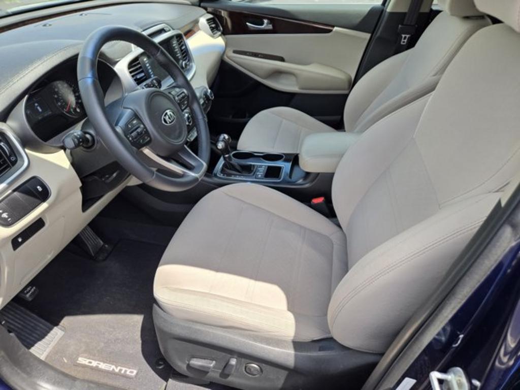 2018 Kia Sorento - $13,995