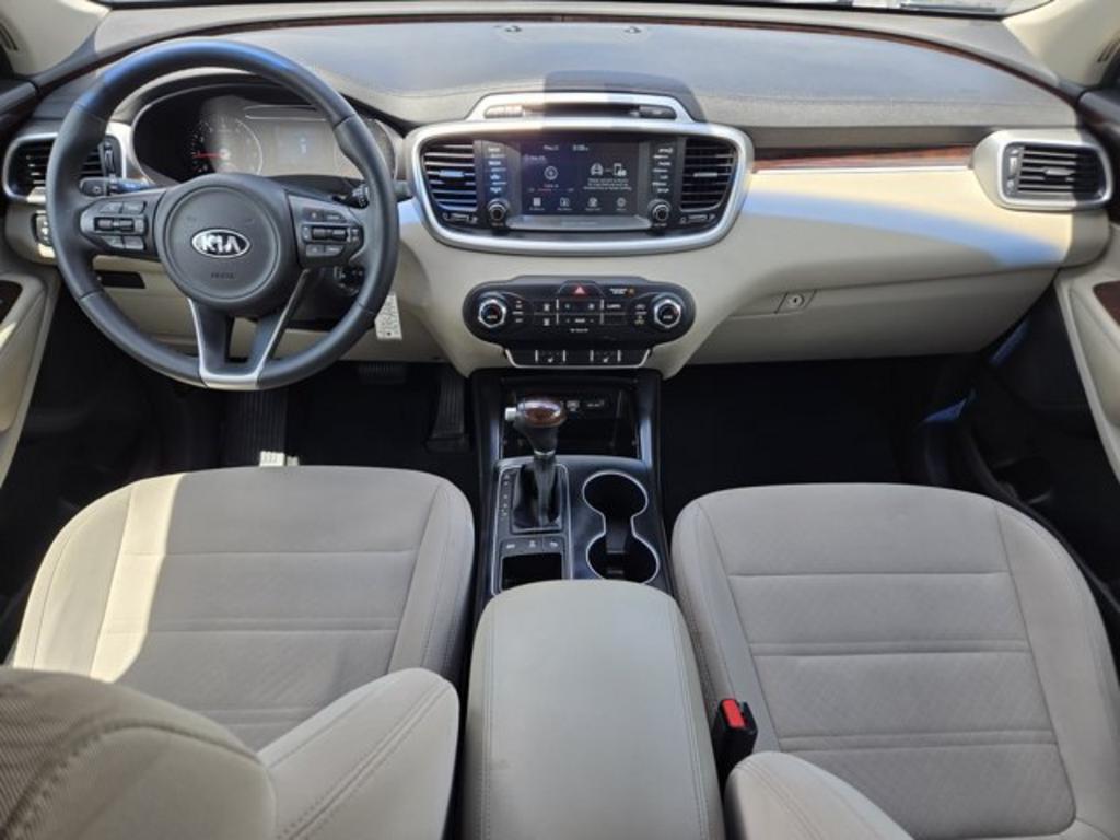 2018 Kia Sorento - $13,995