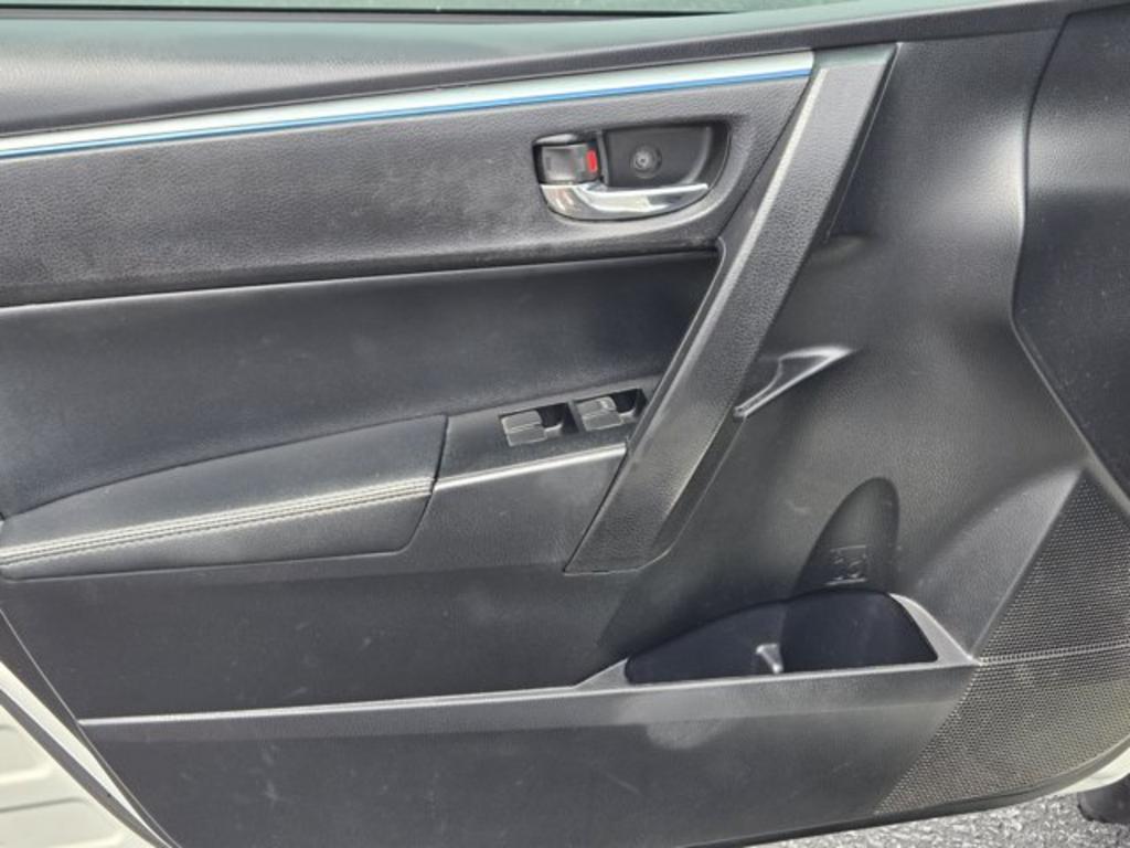 2015 Toyota Corolla - $12,995