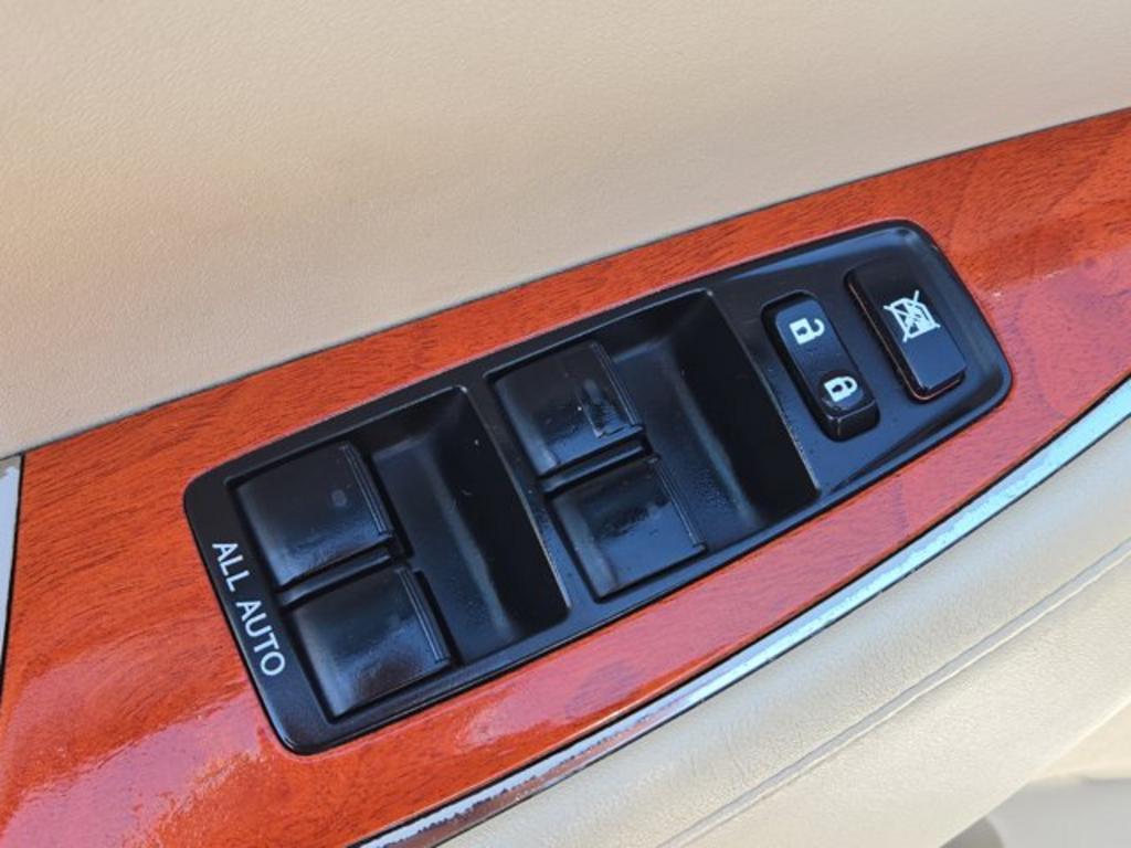 2011 Lexus ES 350 photo