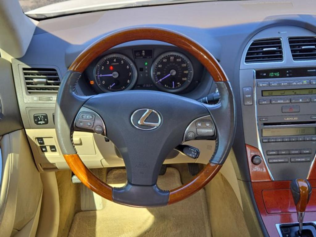 2011 Lexus ES 350 photo