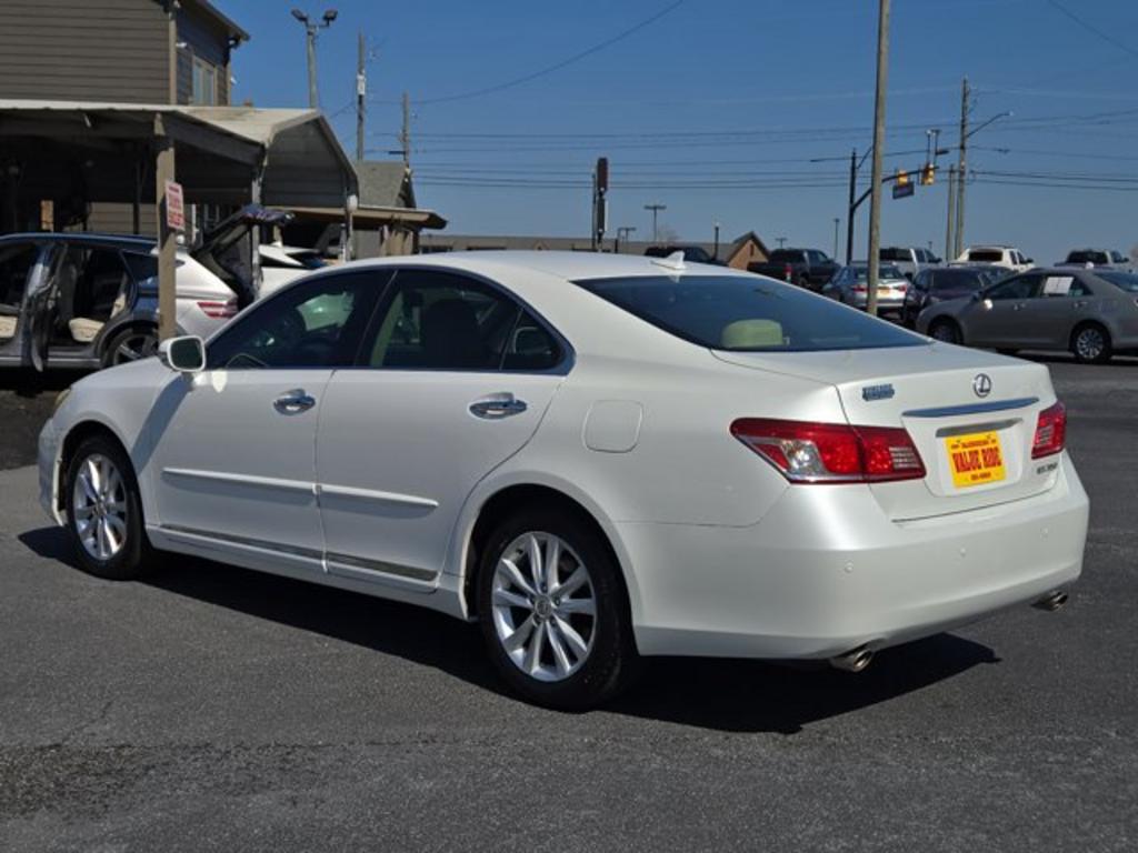2011 Lexus ES 350 photo
