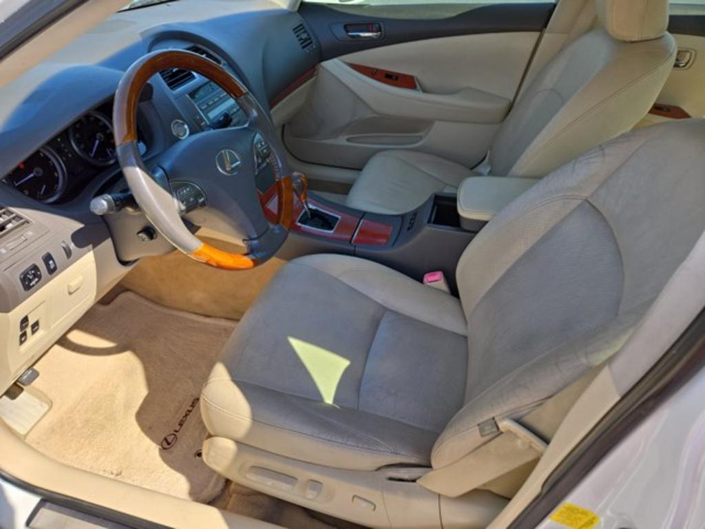 2011 Lexus ES 350 photo