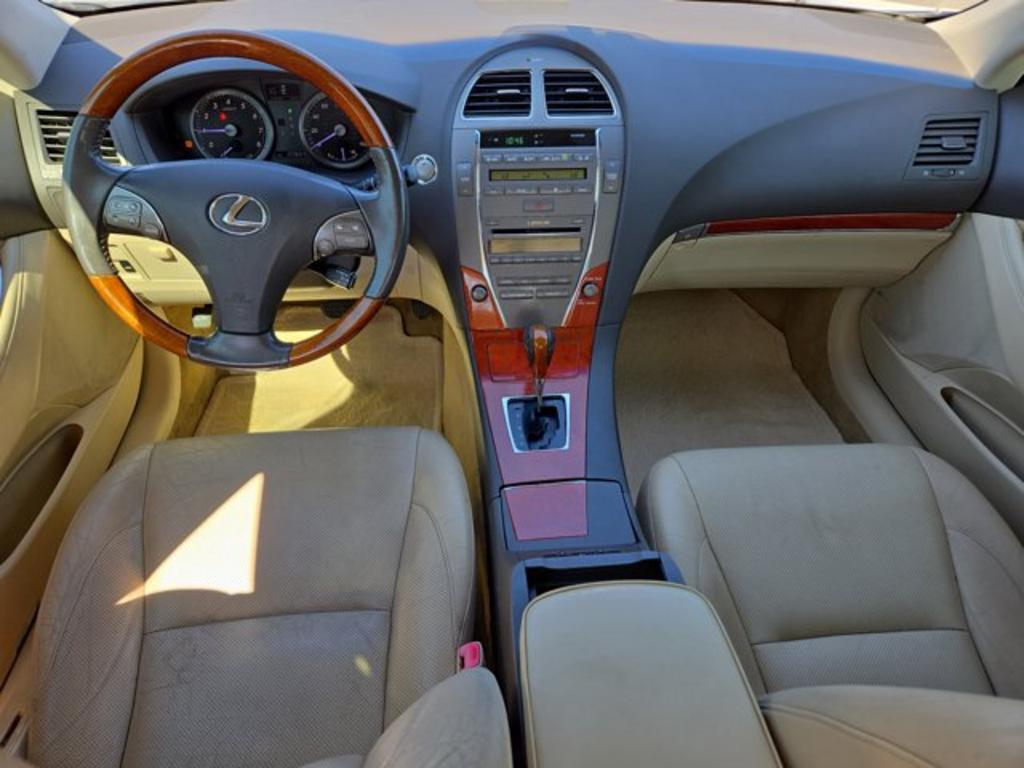 2011 Lexus ES 350 photo