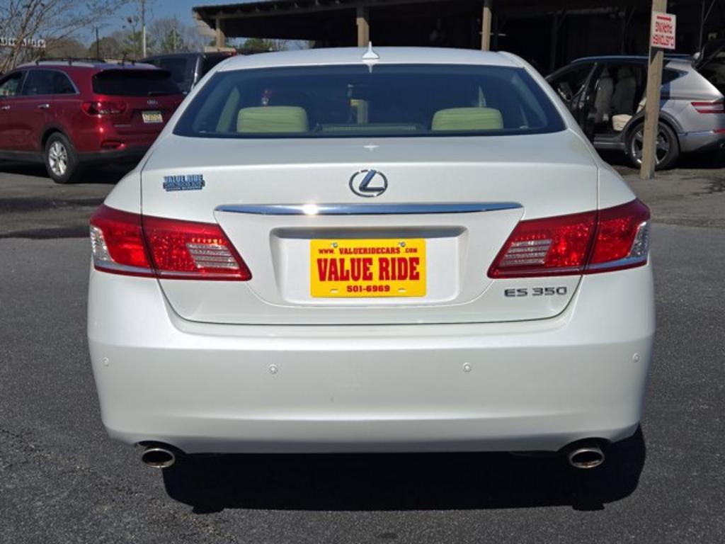 2011 Lexus ES 350 photo