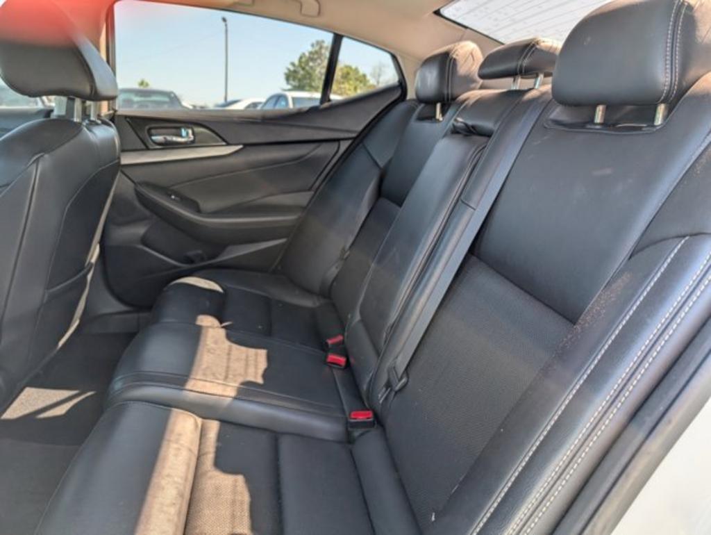 2017 Nissan Maxima  photo