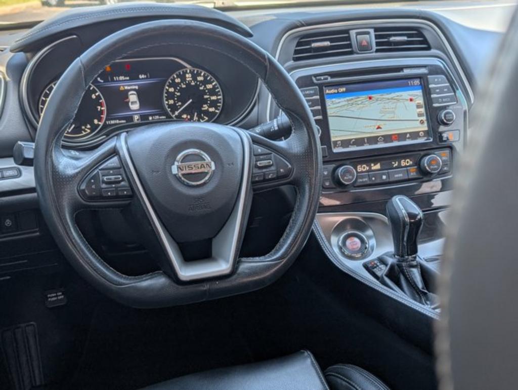 2017 Nissan Maxima  photo