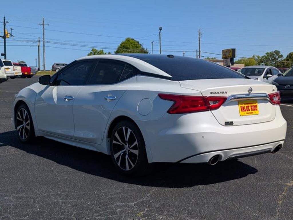 2017 Nissan Maxima  photo