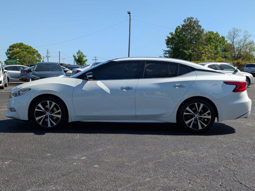 2017 Nissan Maxima  photo