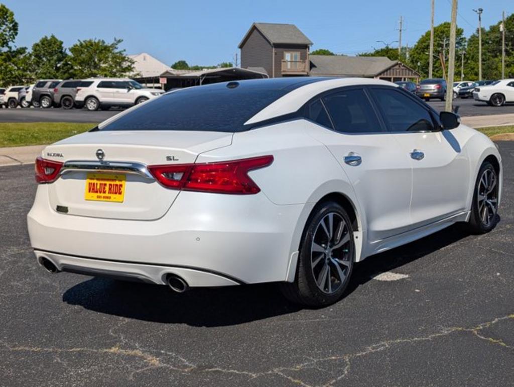 2017 Nissan Maxima  photo