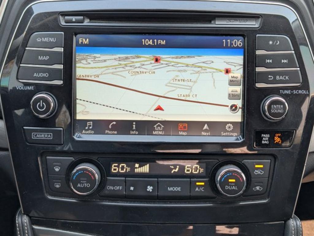 2017 Nissan Maxima  photo