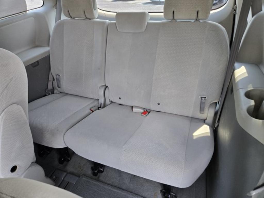 2014 Toyota Sienna - $11,995