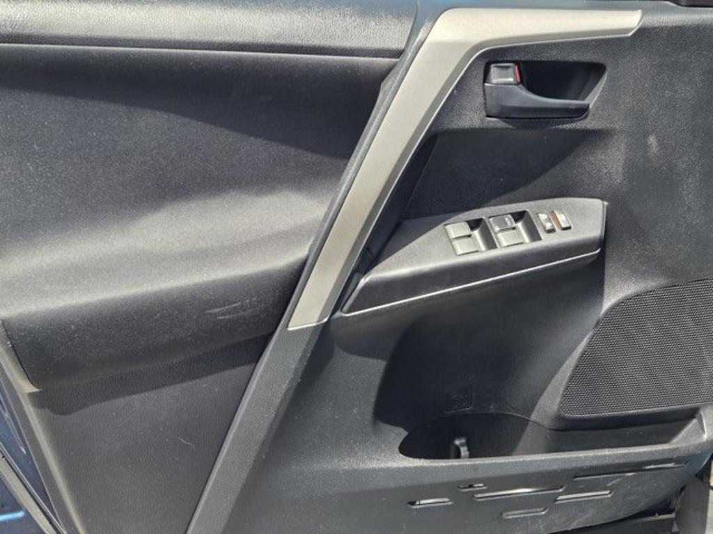2018 Toyota RAV4 - $15,995
