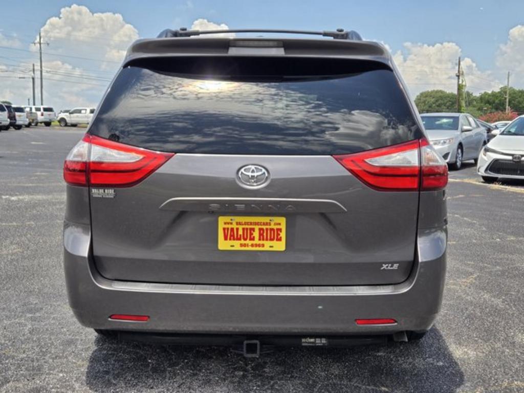 2015 Toyota Sienna - $13,995