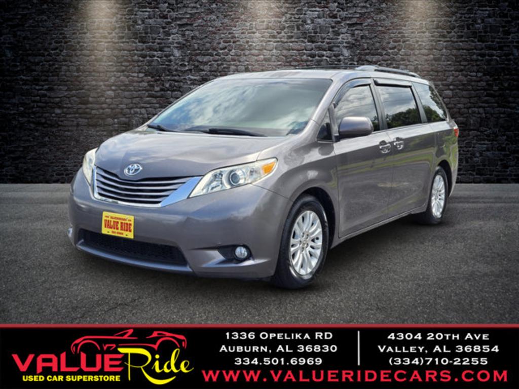 2015 Toyota Sienna - $13,995