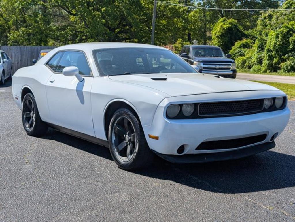 2013 Dodge Challenger SXT photo