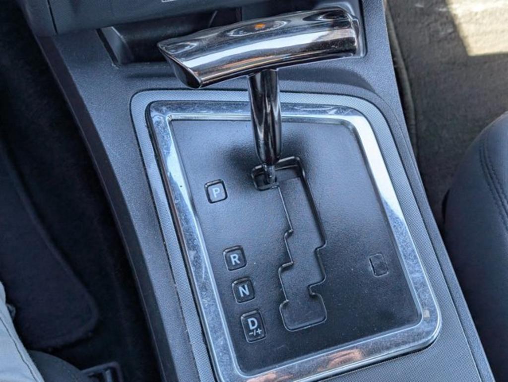 2013 Dodge Challenger SXT photo