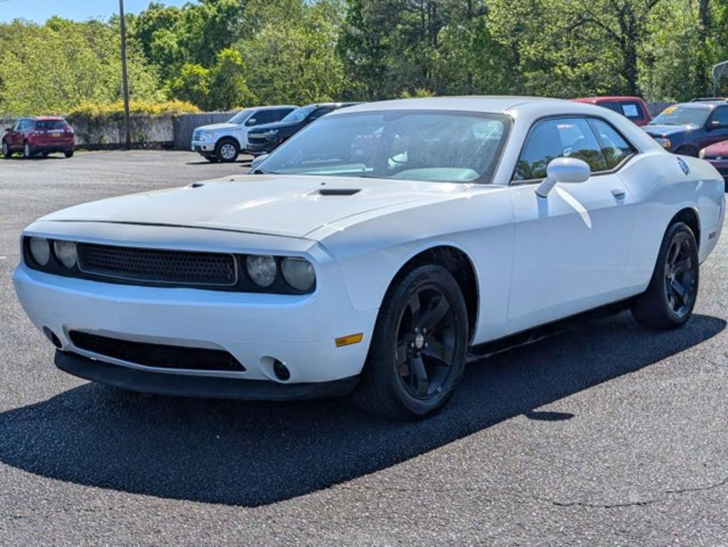 2013 Dodge Challenger SXT photo