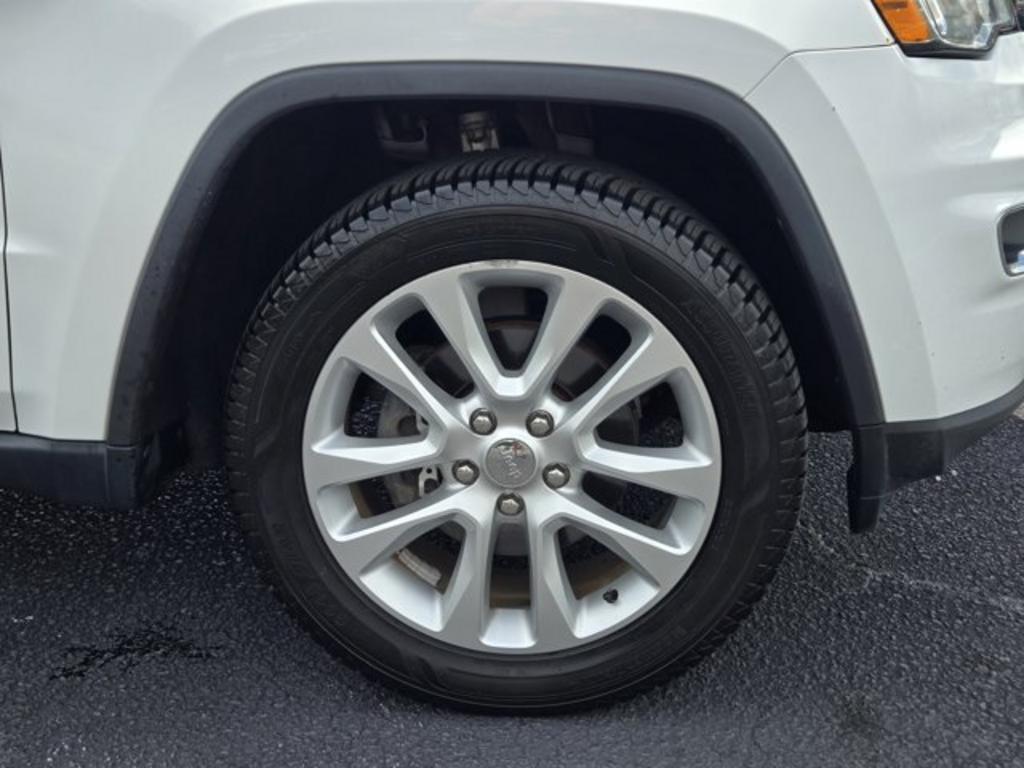 2017 Jeep Cherokee - $12,995