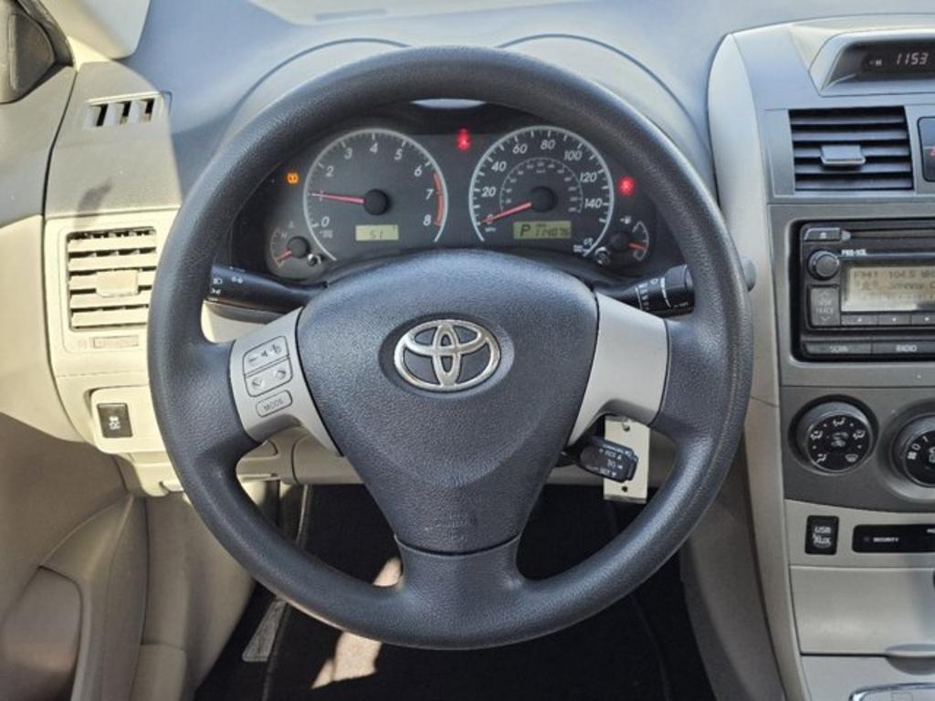 2012 Toyota Corolla L photo