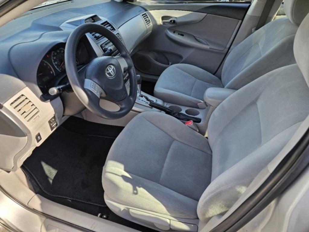 2012 Toyota Corolla L photo