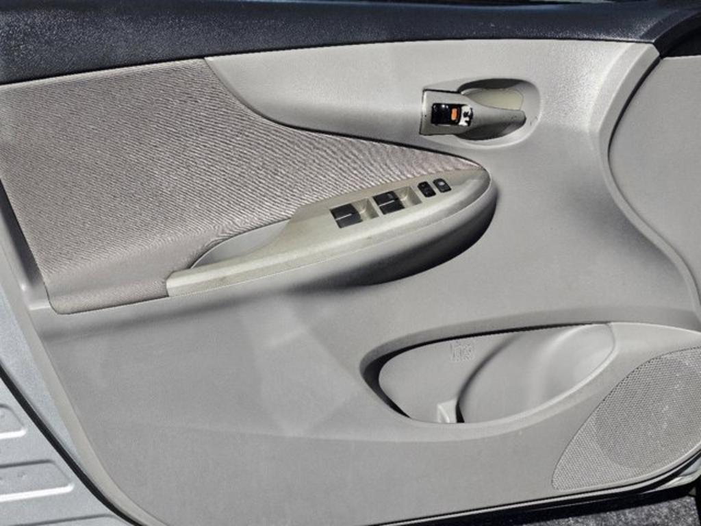 2012 Toyota Corolla L photo