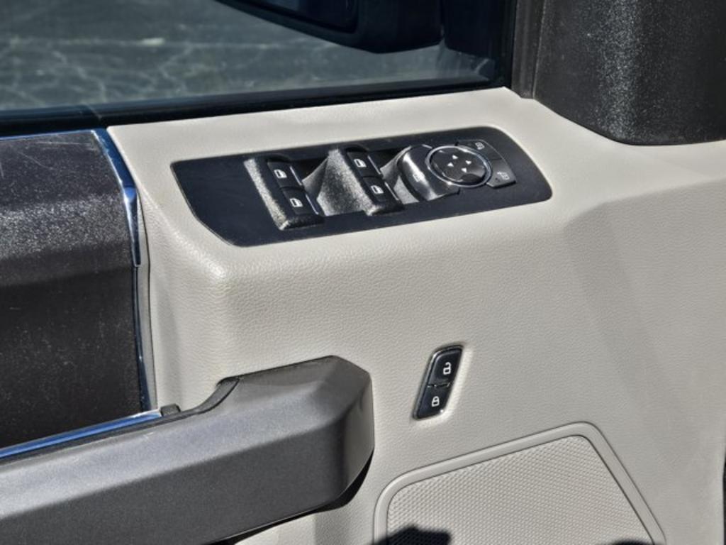 2017 Ford F-150 - $19,995