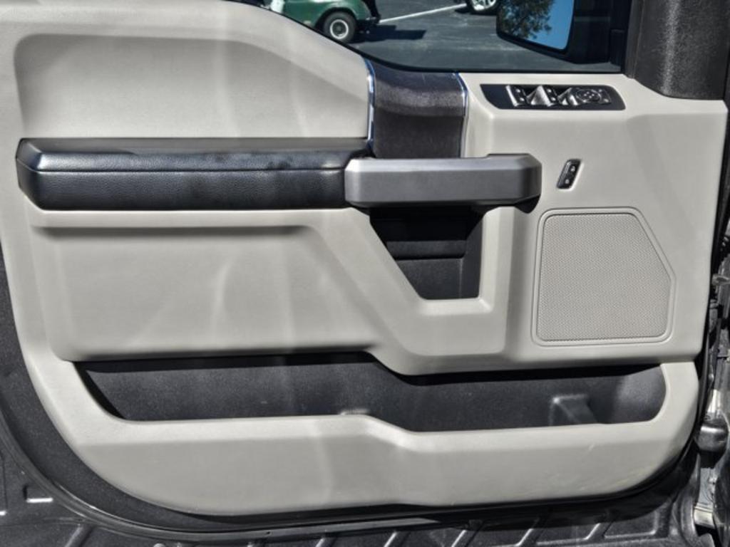 2017 Ford F-150 - $19,995