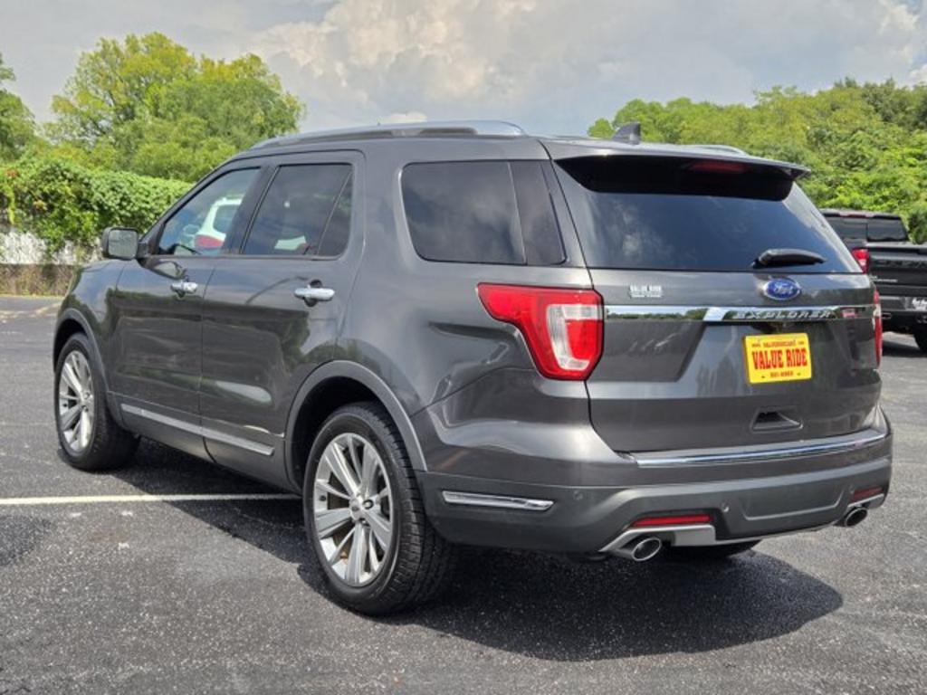 2018 Ford Explorer - $13,995