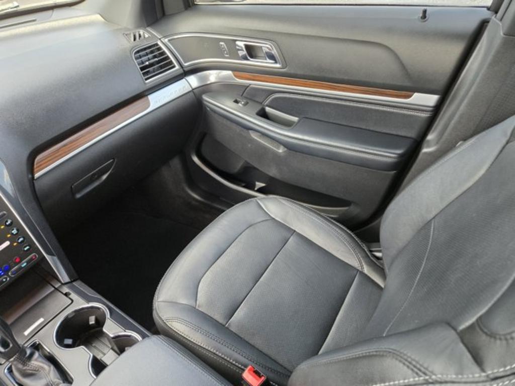 2018 Ford Explorer - $13,995