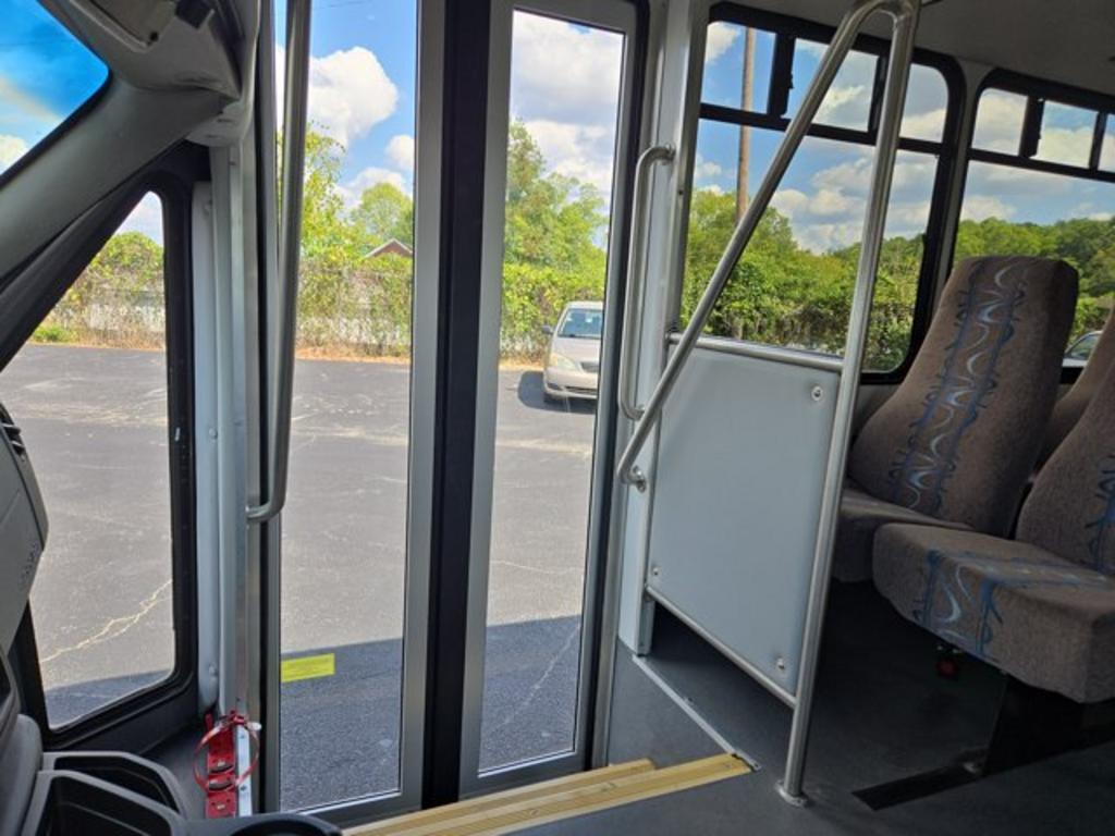 2010 Ford E-450 - $23,995