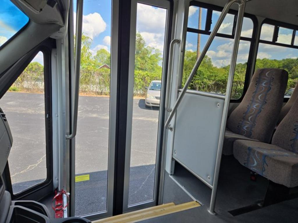 2010 Ford E-450 - $23,995