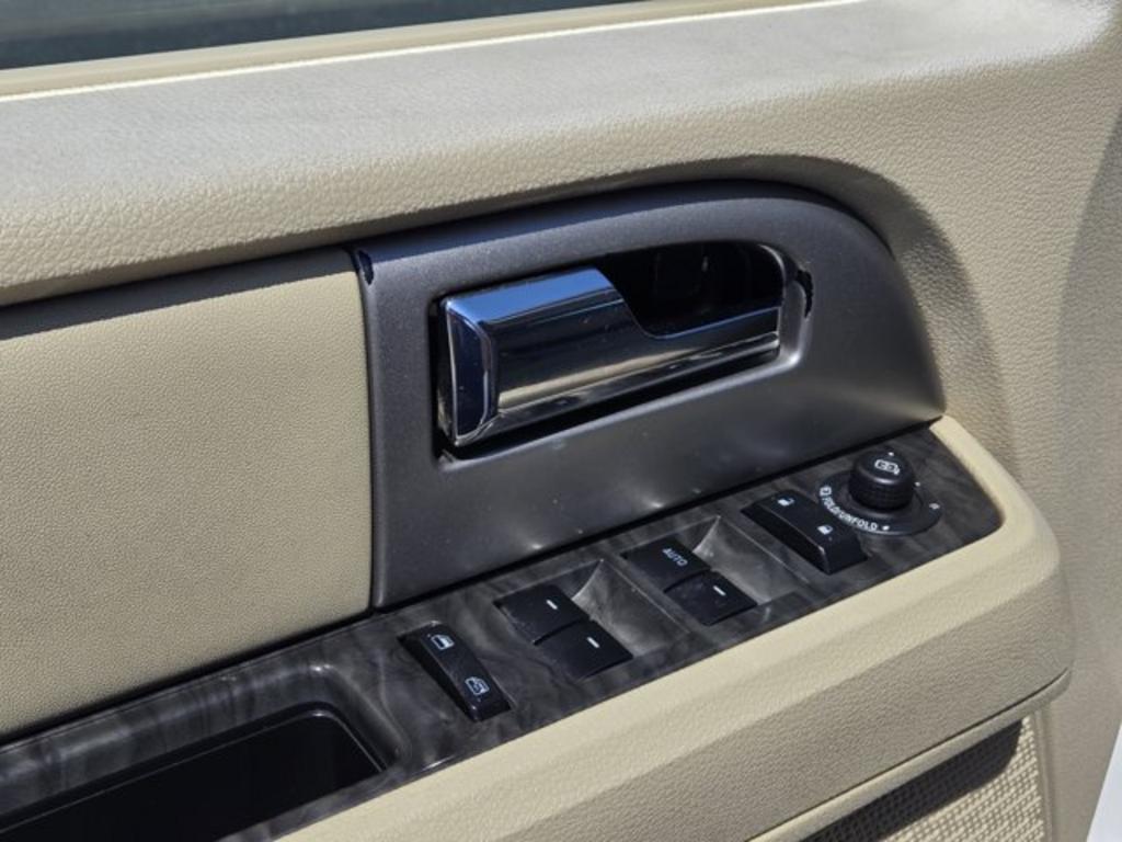 2017 Ford Expedition - $10,995