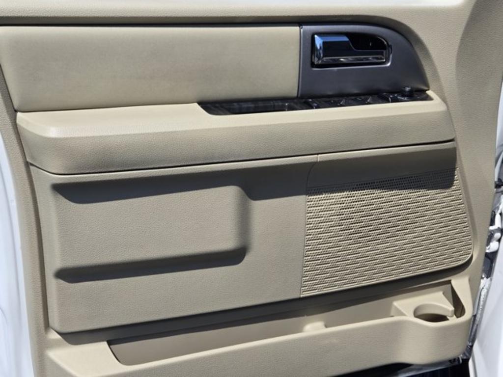 2017 Ford Expedition - $10,995
