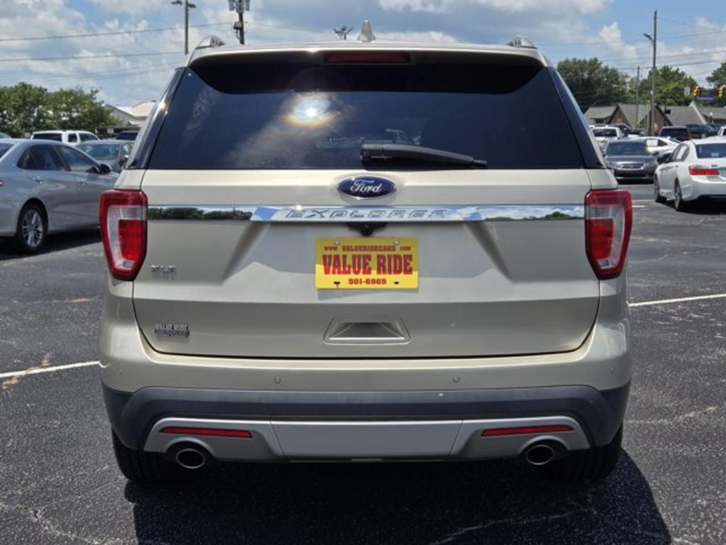 2017 Ford Explorer - $11,995
