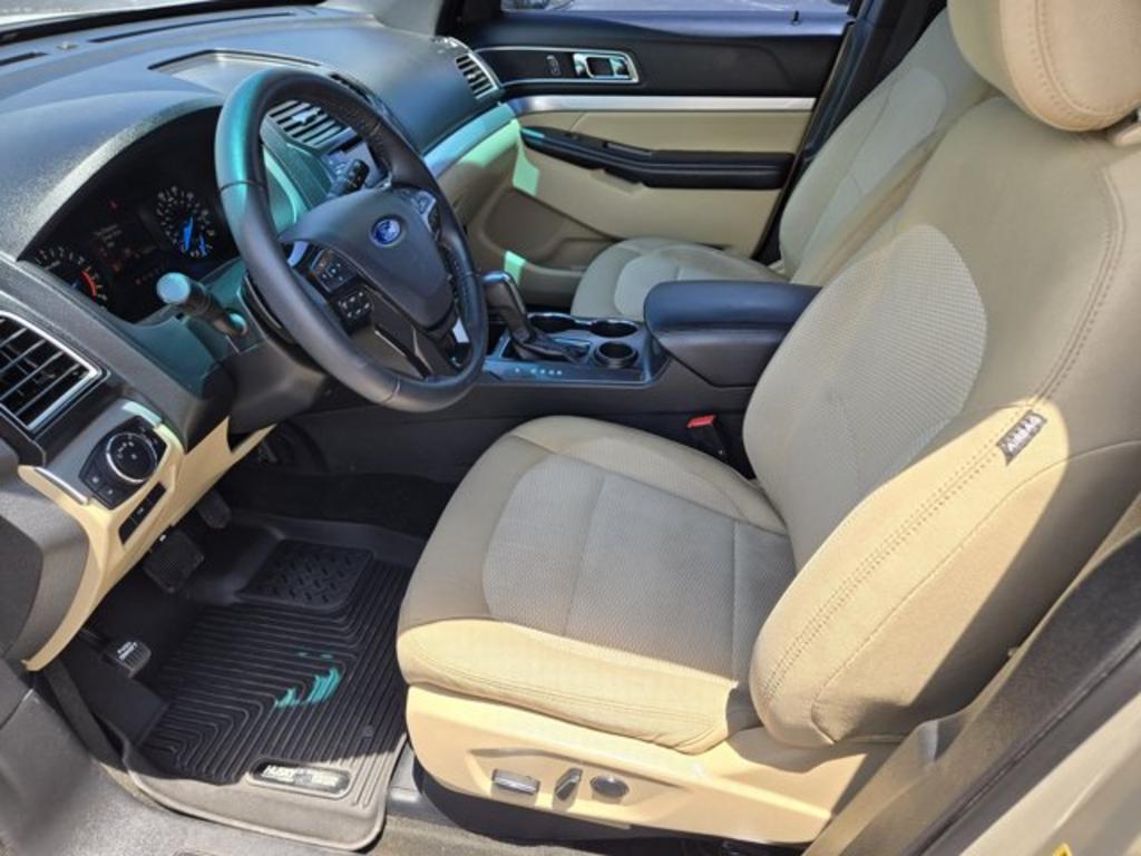 2017 Ford Explorer - $11,995