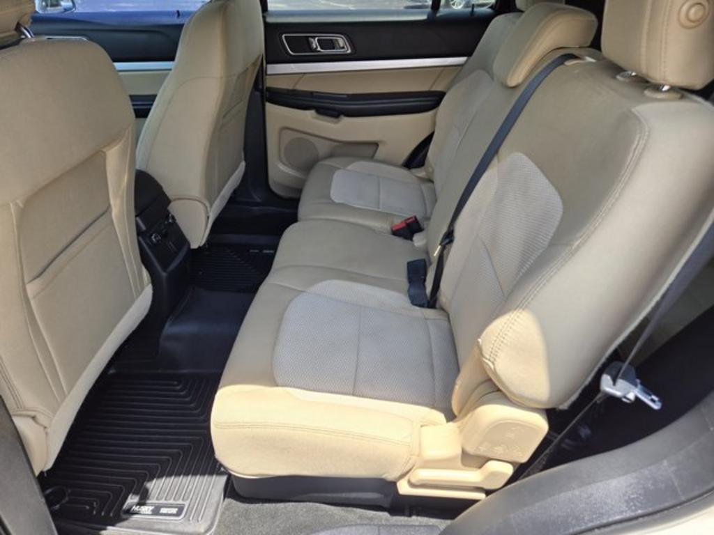 2017 Ford Explorer - $11,995
