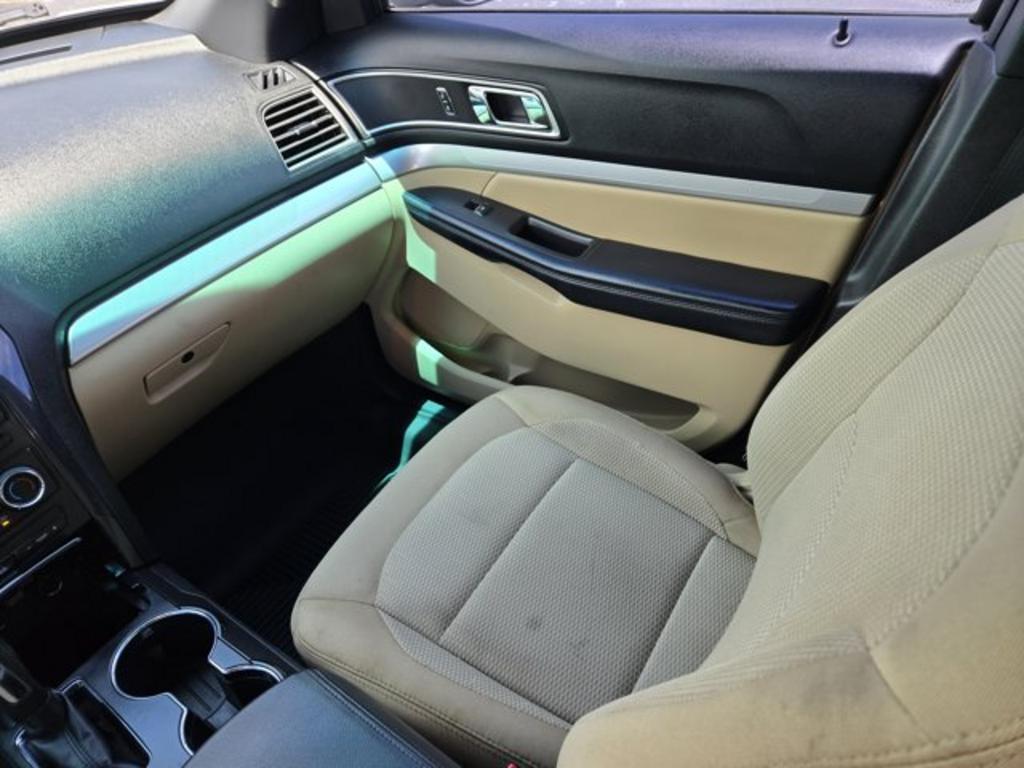2017 Ford Explorer - $11,995