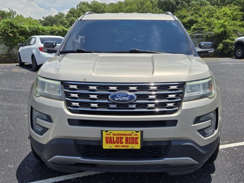 2017 Ford Explorer - $11,995