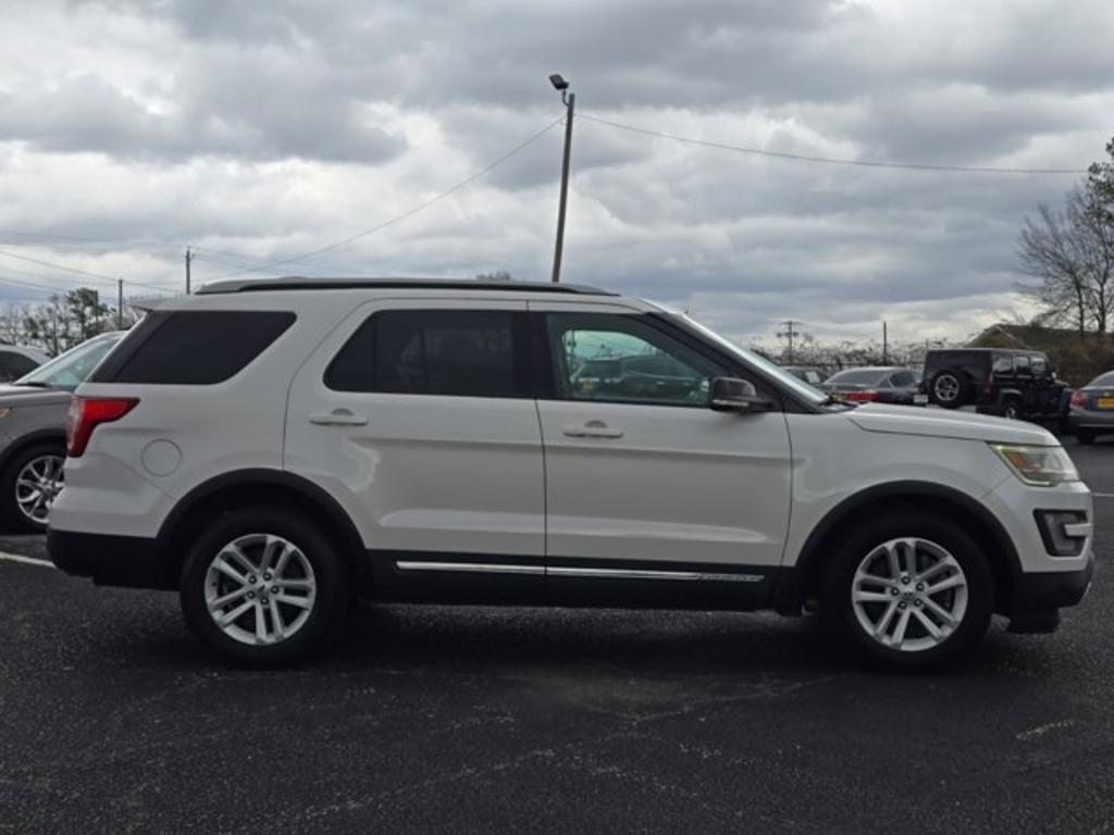 2016 Ford Explorer  photo