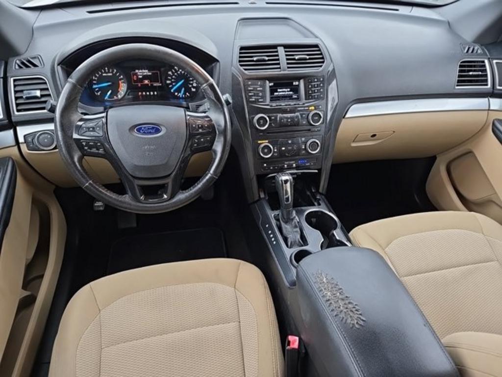 2016 Ford Explorer  photo