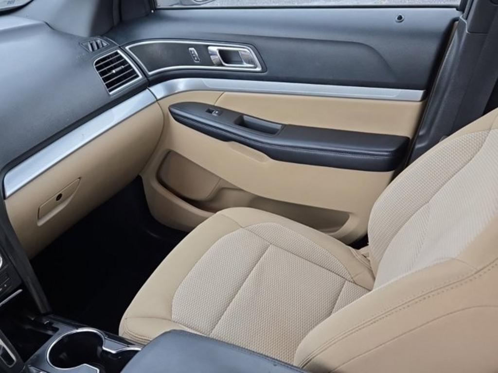 2016 Ford Explorer  photo